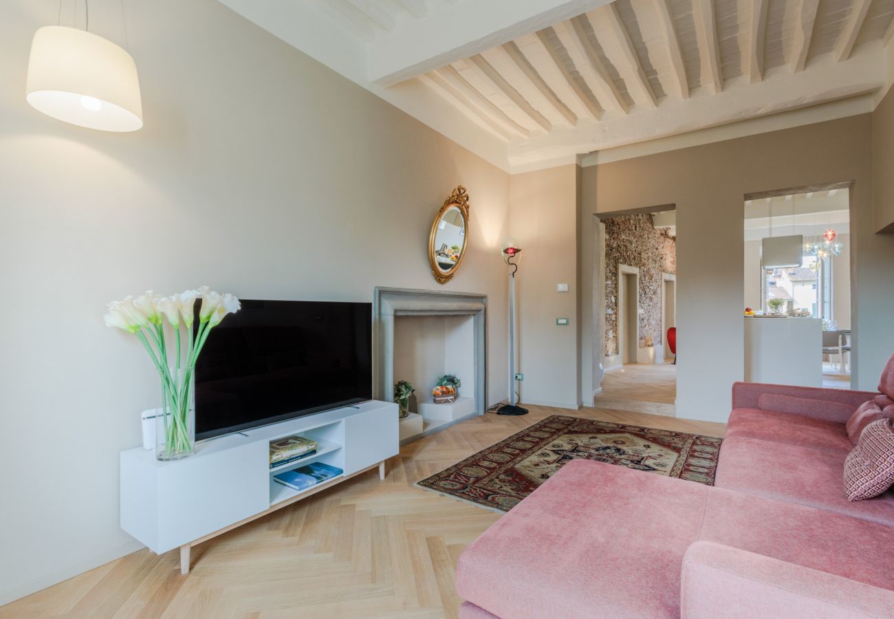 Appartamento a Lucca - Casa Pino 2 bedrooms 2 bathrooms contemporary apartment facing Piazza Anfiteatro