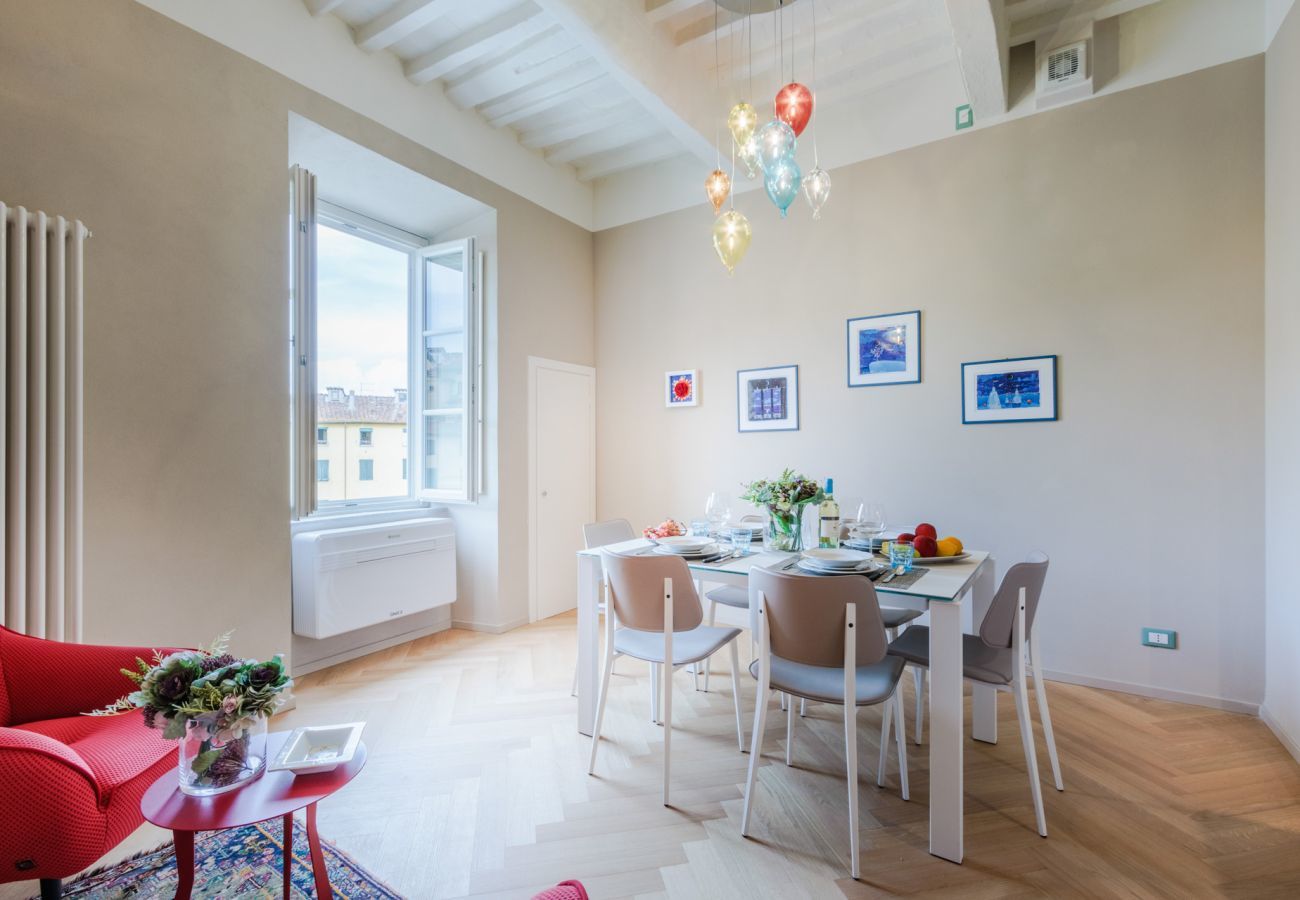 Appartamento a Lucca - Casa Pino 2 bedrooms 2 bathrooms contemporary apartment facing Piazza Anfiteatro