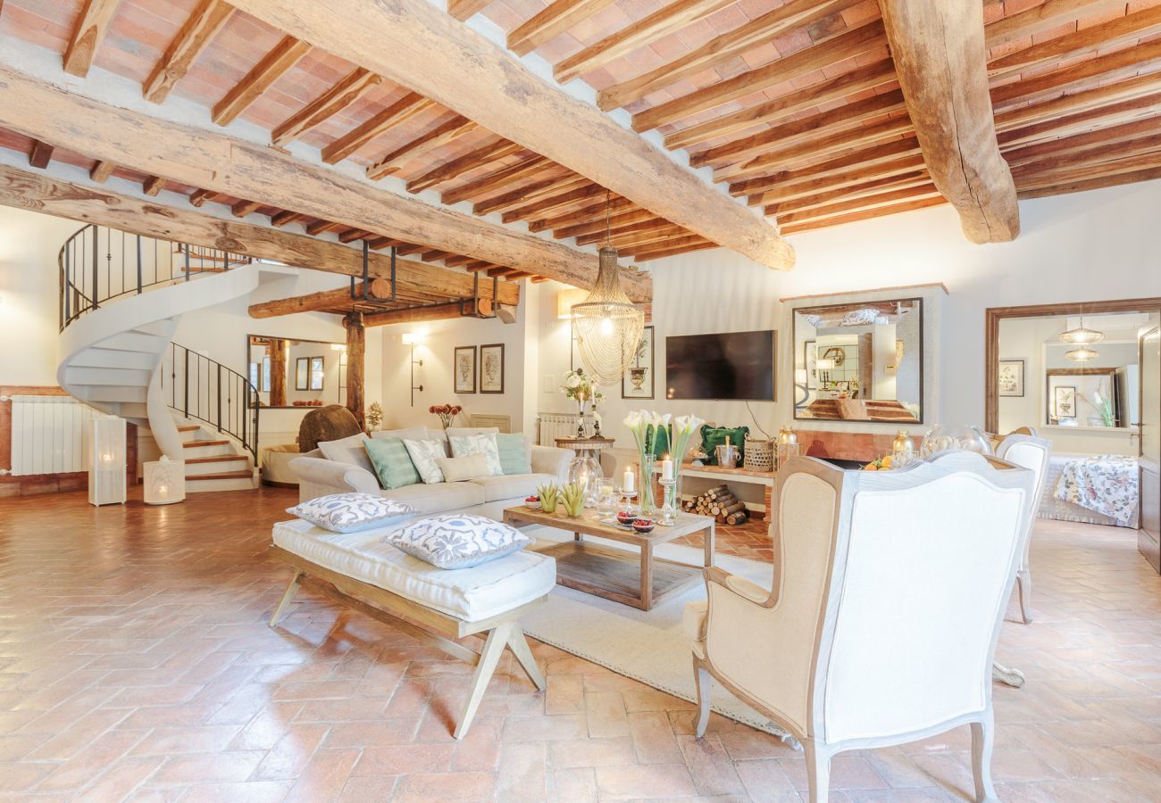 Villa a San Macario In Piano - The Tuscan Mill Farmhouse: Where Timeless Charm Meets Modern Tranquility