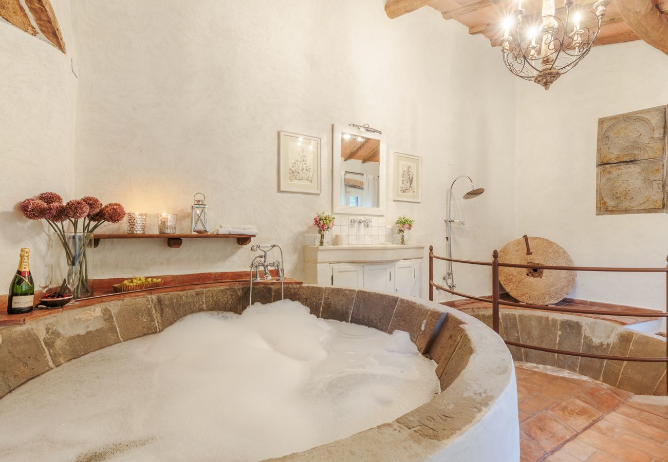 Villa a San Macario In Piano - The Tuscan Mill Farmhouse: Where Timeless Charm Meets Modern Tranquility