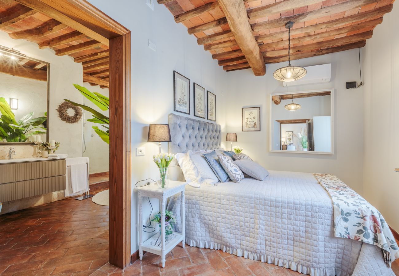 Villa a San Macario In Piano - The Tuscan Mill Farmhouse: Where Timeless Charm Meets Modern Tranquility