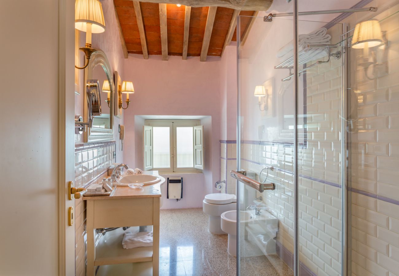 Villa a Pieve a Nievole - Elevate Your Escape: Discover Timeless Charm in a Majestic Retreat Amid Lucca and Florence