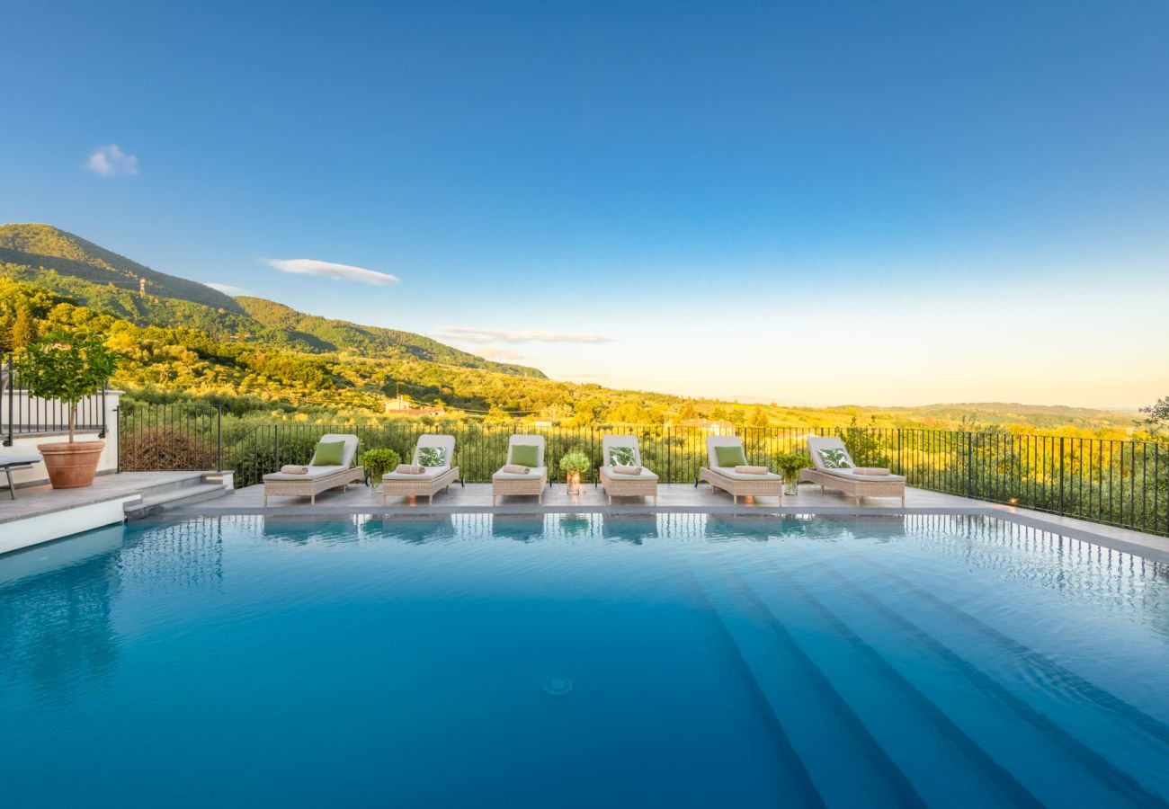 Villa a Segromigno in Monte - Luxury 7 Bedrooms Villa with Pool, SPA and Limitless Views