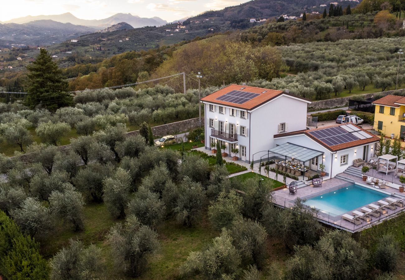 Villa a Segromigno in Monte - Luxury 7 Bedrooms Villa with Pool, SPA and Limitless Views