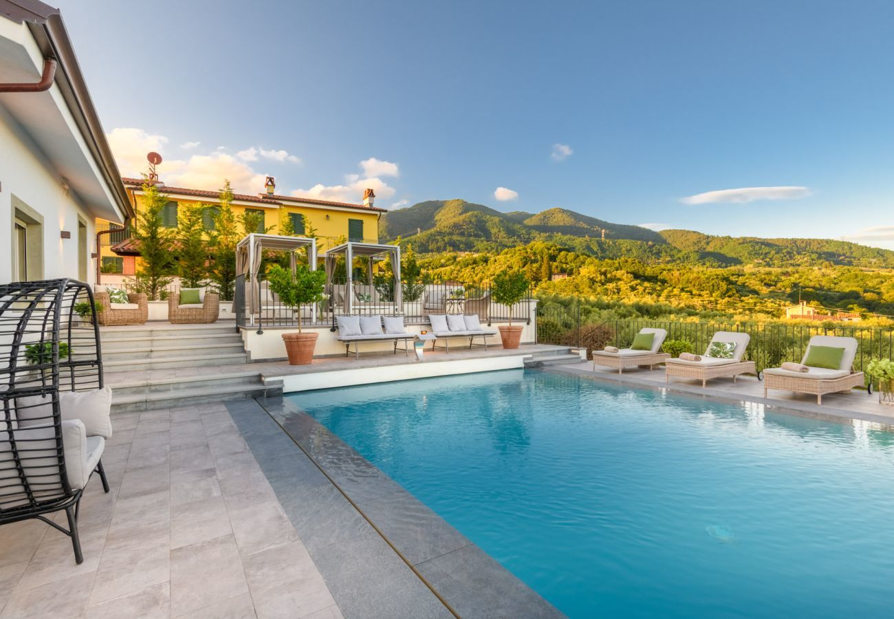 Villa a Segromigno in Monte - Luxury 7 Bedrooms Villa with Pool, SPA and Limitless Views