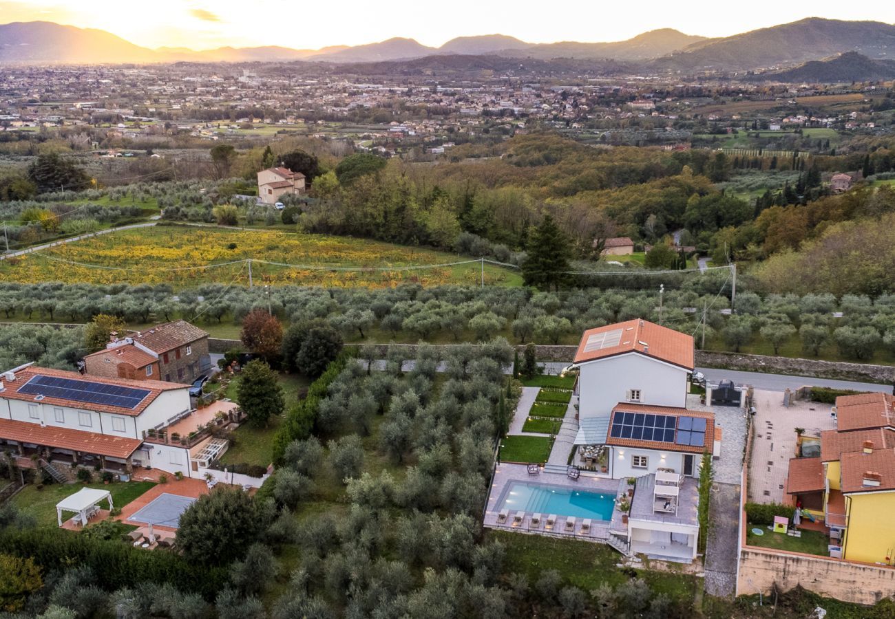 Villa a Segromigno in Monte - Luxury 7 Bedrooms Villa with Pool, SPA and Limitless Views