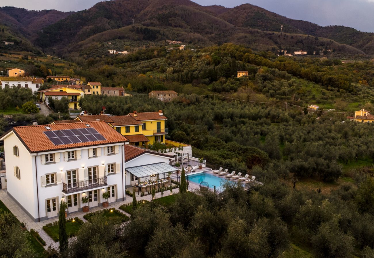 Villa a Segromigno in Monte - Luxury 7 Bedrooms Villa with Pool, SPA and Limitless Views