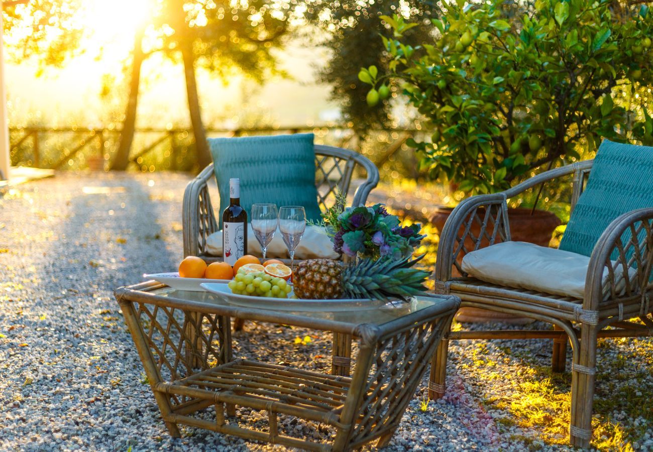 Villa a Lucca - Villa Amore, a Romantic Hilltop Farmhouse in Lucca