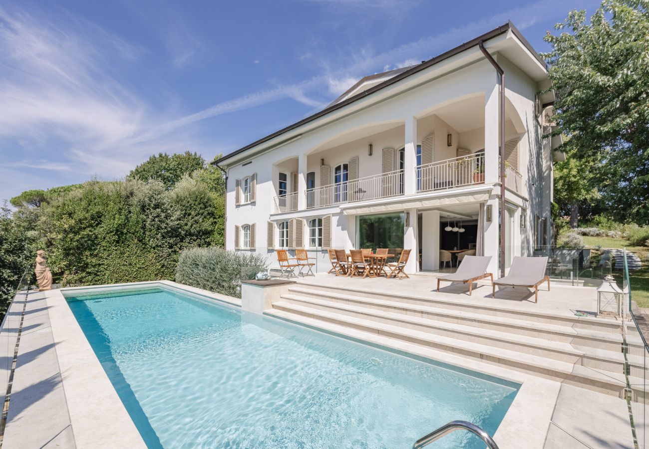 Villa a Lucca - Villa Ivona Modern Luxury Classic Villa with Private Pool and panoramic views in 3 kms from Lucca Walls