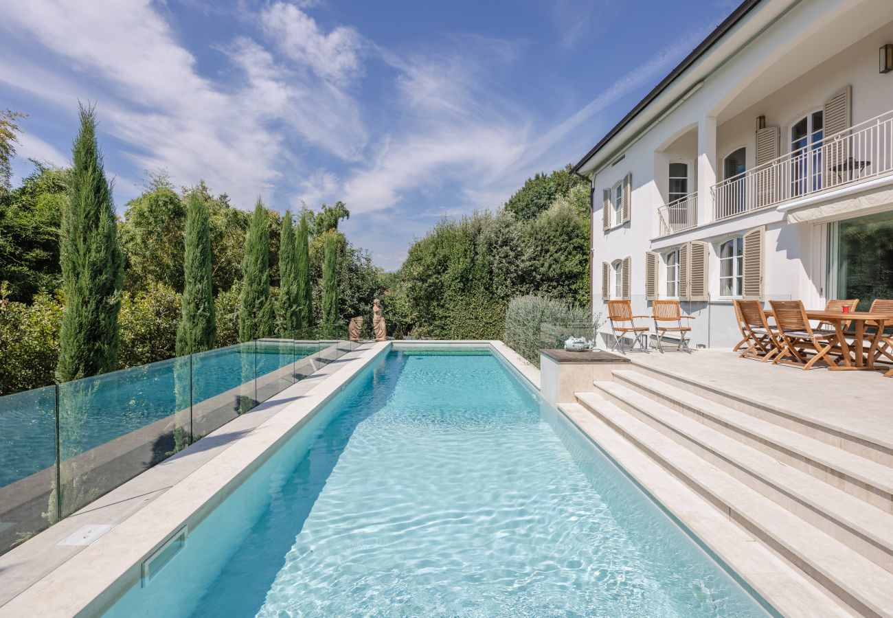 Villa a Lucca - Villa Ivona Modern Luxury Classic Villa with Private Pool and panoramic views in 3 kms from Lucca Walls