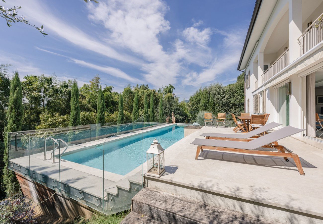 Villa a Lucca - Villa Ivona Modern Luxury Classic Villa with Private Pool and panoramic views in 3 kms from Lucca Walls