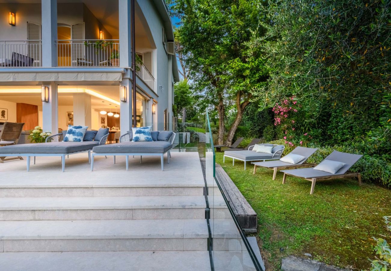 Villa a Lucca - Villa Ivona Modern Luxury Classic Villa with Private Pool and panoramic views in 3 kms from Lucca Walls