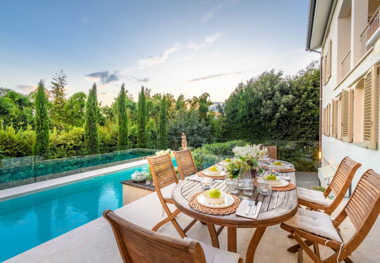 Villa a Lucca - Villa Ivona Modern Luxury Classic Villa with Private Pool and panoramic views in 3 kms from Lucca Walls