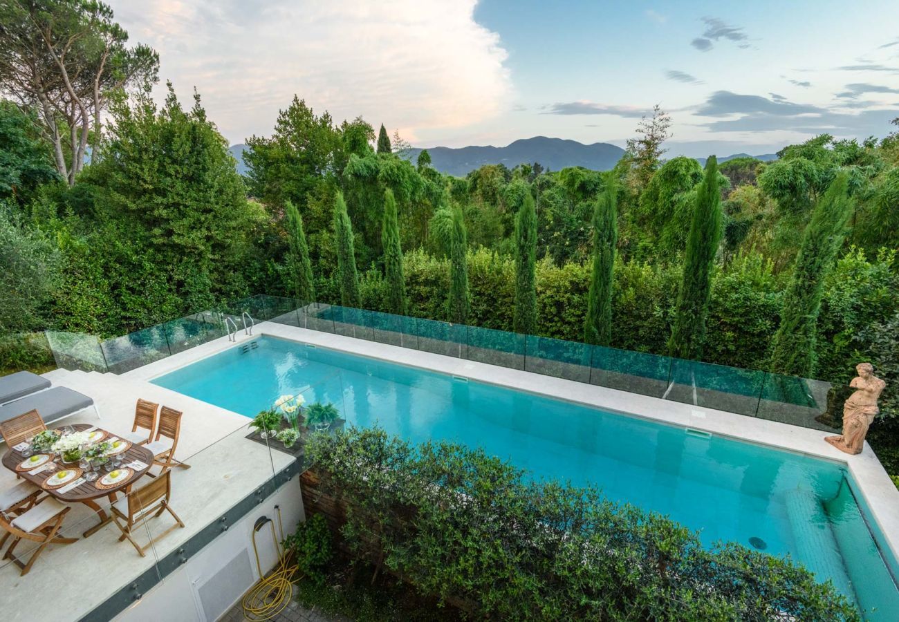 Villa a Lucca - Villa Ivona Modern Luxury Classic Villa with Private Pool and panoramic views in 3 kms from Lucca Walls