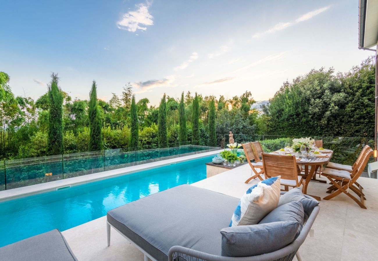 Villa a Lucca - Villa Ivona Modern Luxury Classic Villa with Private Pool and panoramic views in 3 kms from Lucca Walls