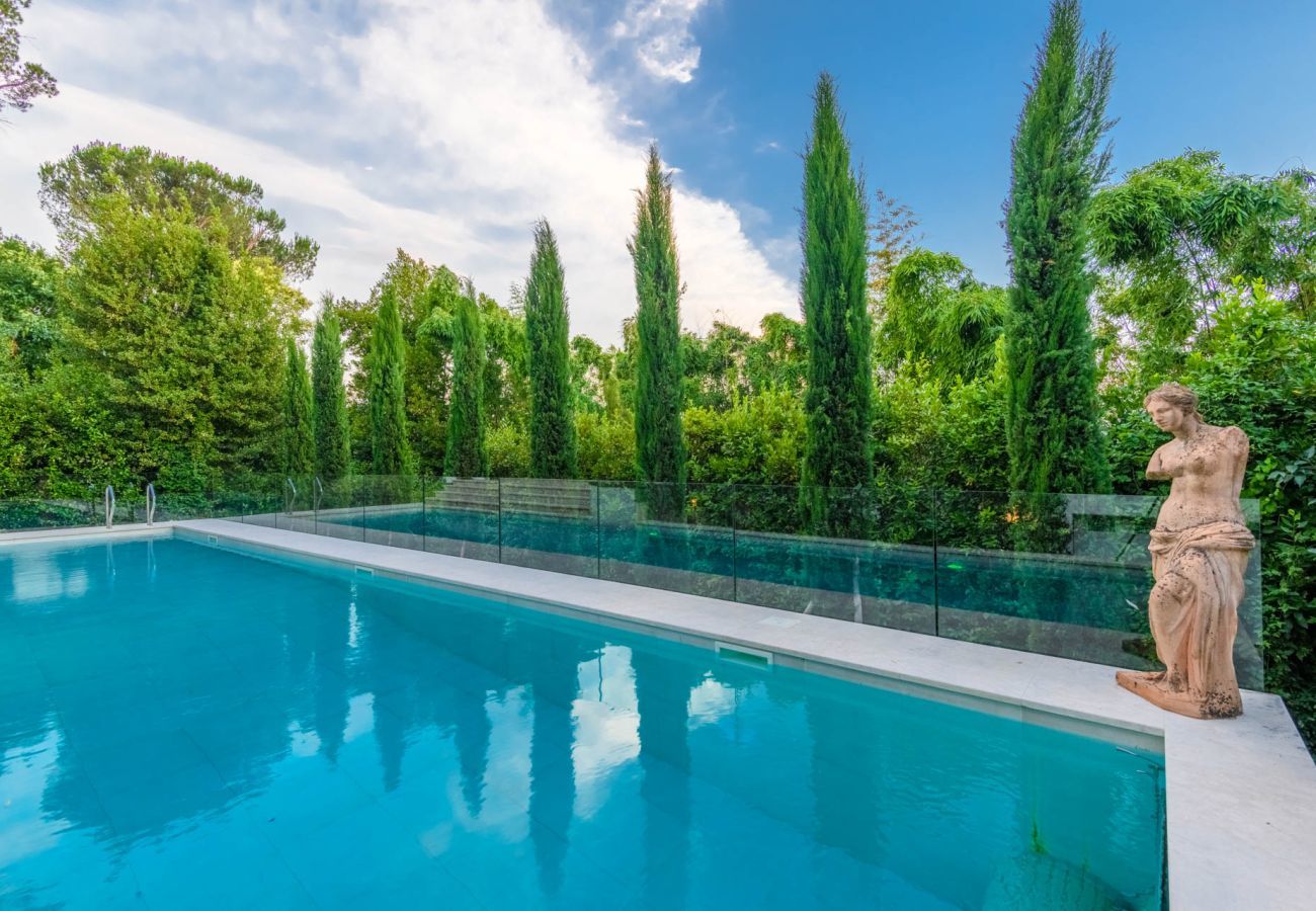 Villa a Lucca - Villa Ivona Modern Luxury Classic Villa with Private Pool and panoramic views in 3 kms from Lucca Walls