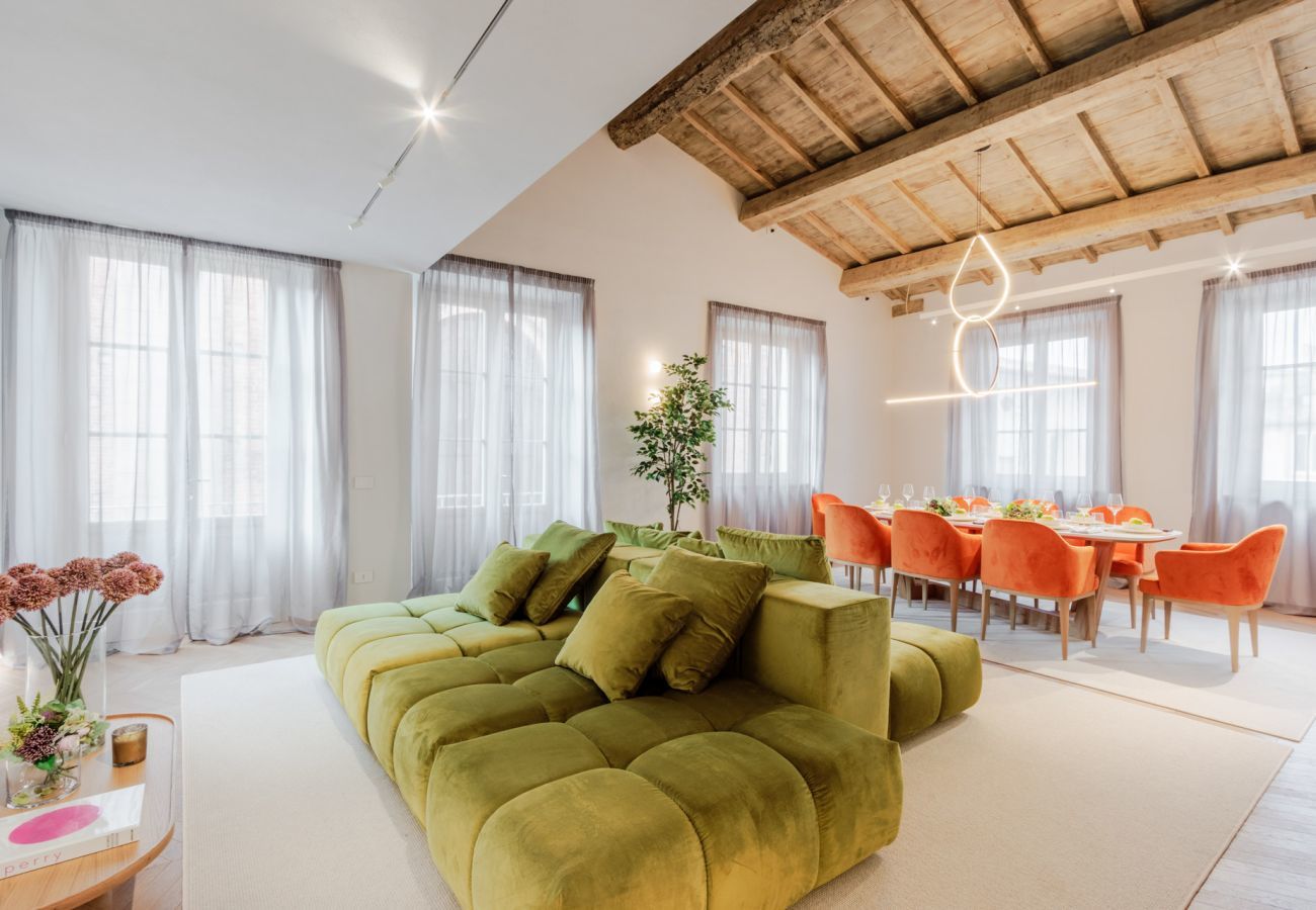 Appartamento a Lucca - Victory Penthouse Contemporary 3 Bedroom Luxury Apartment with Balcony in Lucca