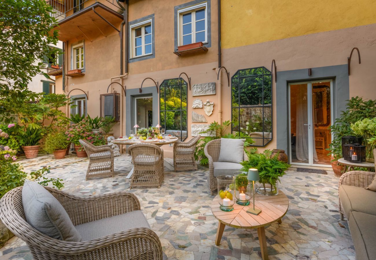 Appartamento a Lucca - Luxury Home Private Garden and Jacuzzi inside the Walls of Lucca