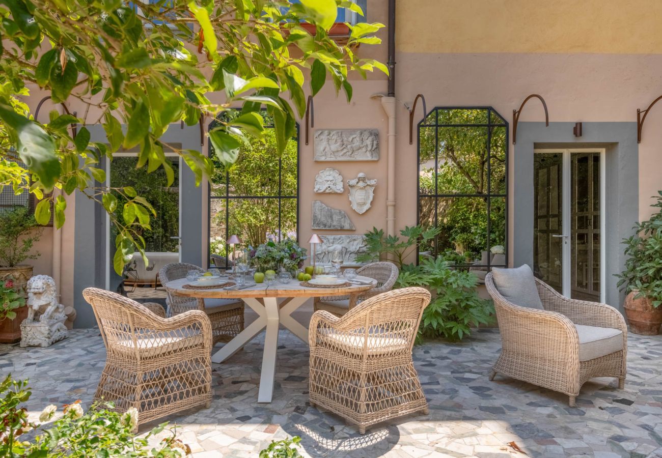 Appartamento a Lucca - Luxury Home Private Garden and Jacuzzi inside the Walls of Lucca