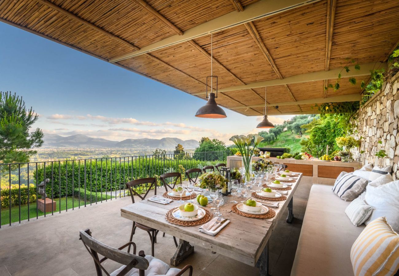 Villa a Lucca - Villa Sunset, Luxury Farmhouse with Infinity Pool and Incredible Views in Lucca