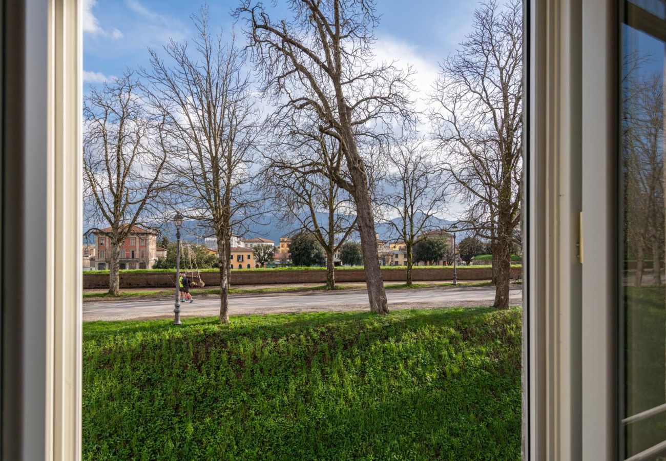 Appartamento a Lucca - Casa Daria, Modern 4 Bedrooms Apartment inside the Walls of Lucca