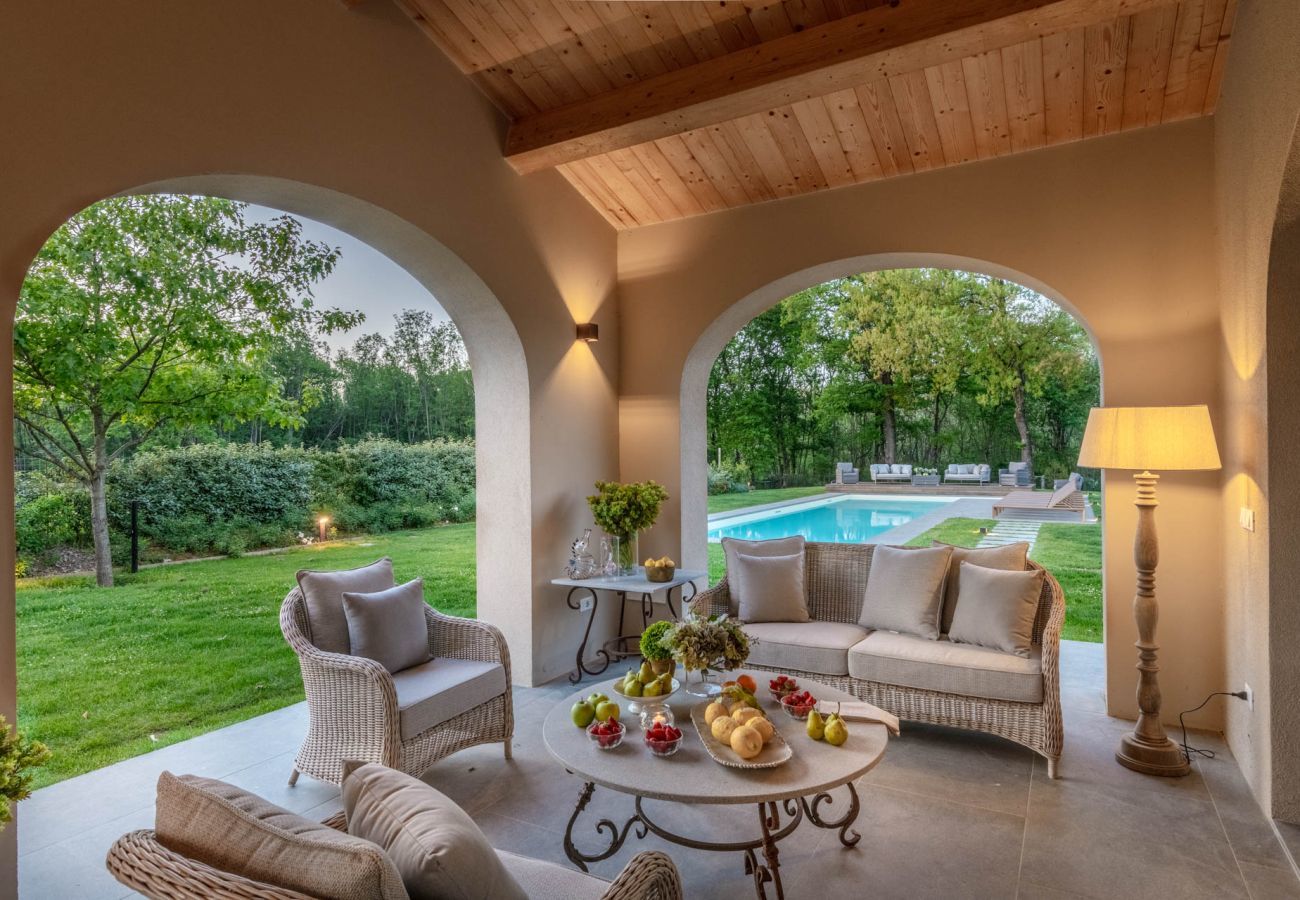 Villa a Orentano - Villa del Nonno, Luxury Tuscan Farmhouse with Private Pool close to Lucca, Pisa and Florence