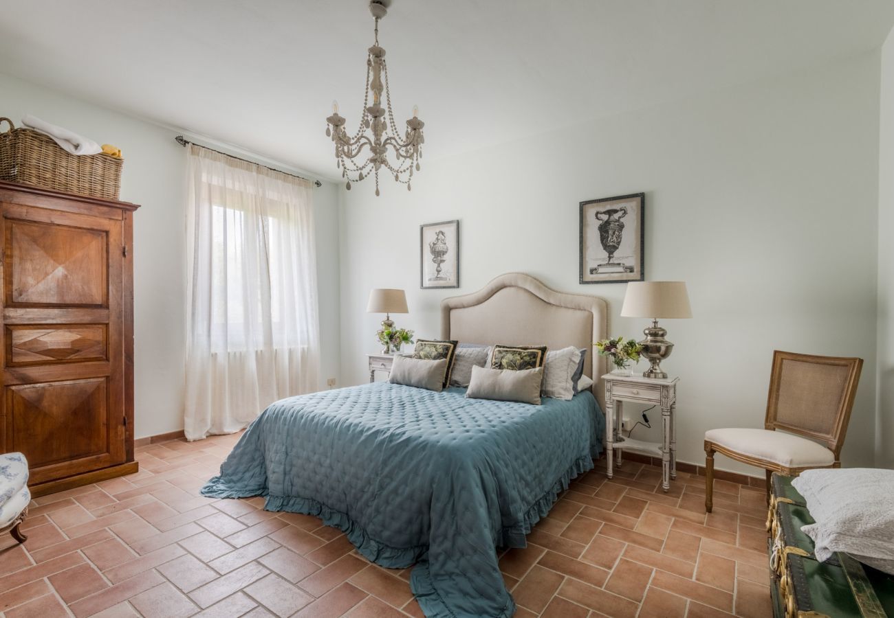 Villa a Orentano - Villa del Nonno, Luxury Tuscan Farmhouse with Private Pool close to Lucca, Pisa and Florence