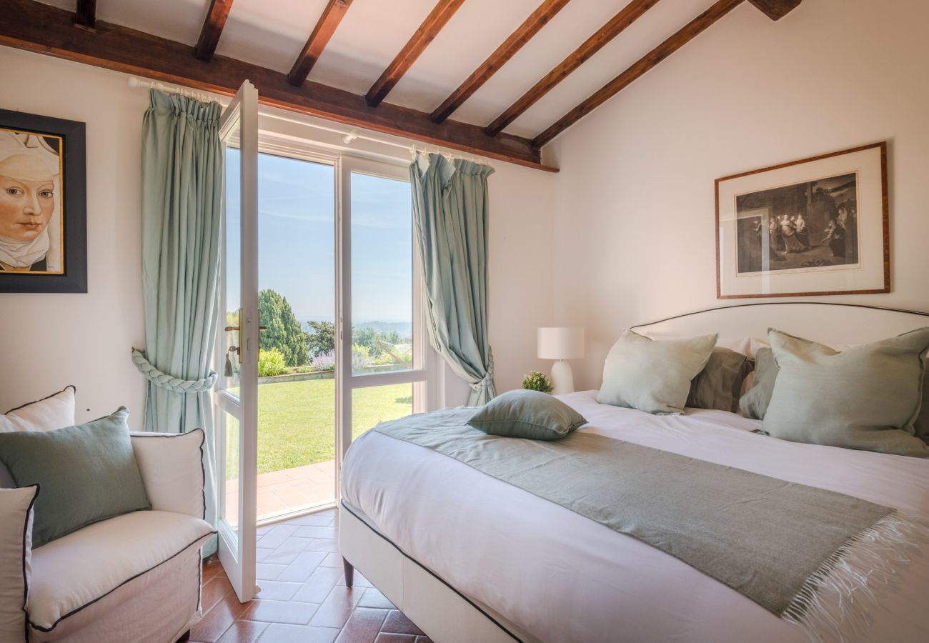 Villa a Lucca - Fairytale Farmhouse Villa with Views and Pool