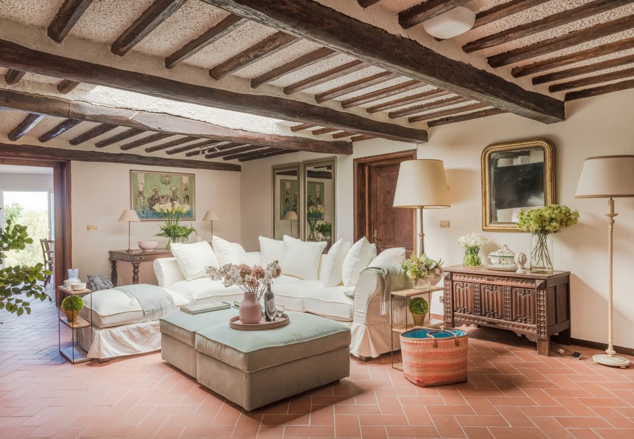 Villa a Lucca - Fairytale Farmhouse Villa with Views and Pool