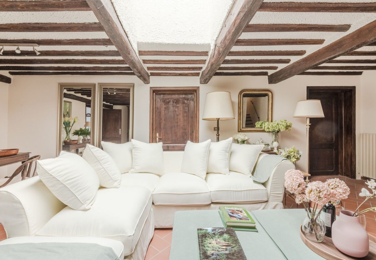 Villa a Lucca - Fairytale Farmhouse Villa with Views and Pool