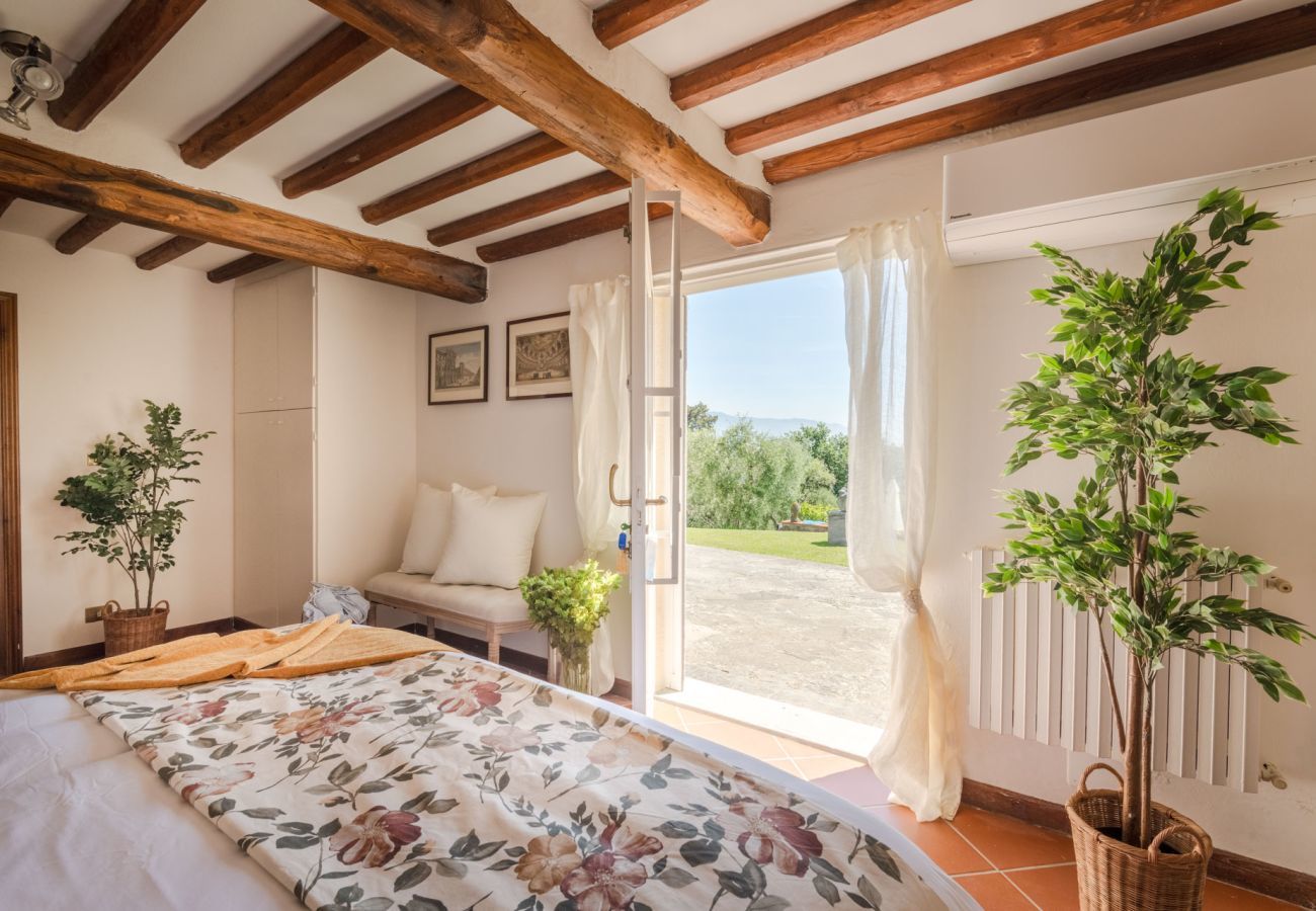 Villa a Lucca - Fairytale Farmhouse Villa with Views and Pool