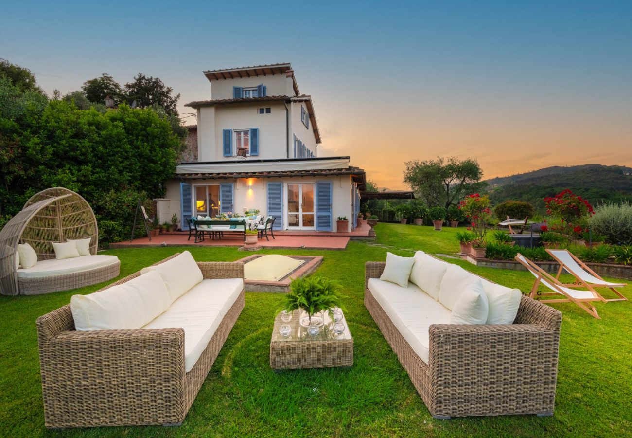 Villa a Lucca - Fairytale Farmhouse Villa with Views and Pool