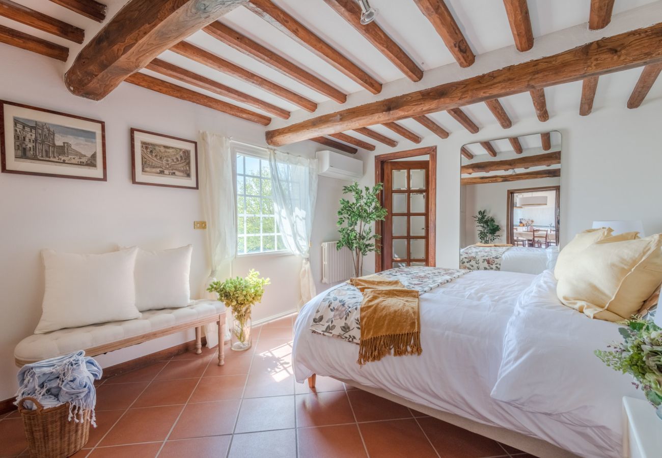 Villa a Lucca - Fairytale Farmhouse Villa with Views and Pool