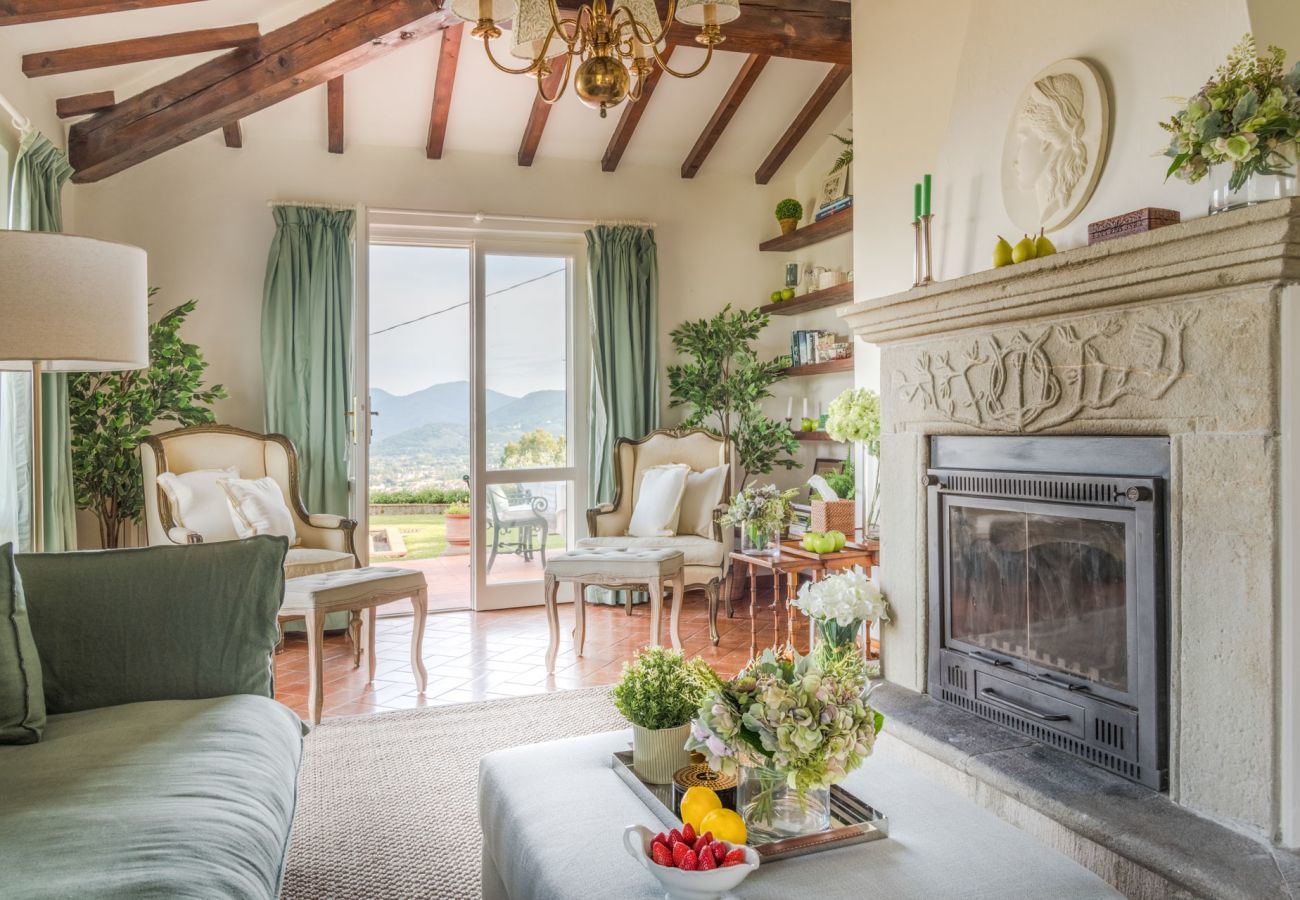 Villa a Lucca - Fairytale Farmhouse Villa with Views and Pool