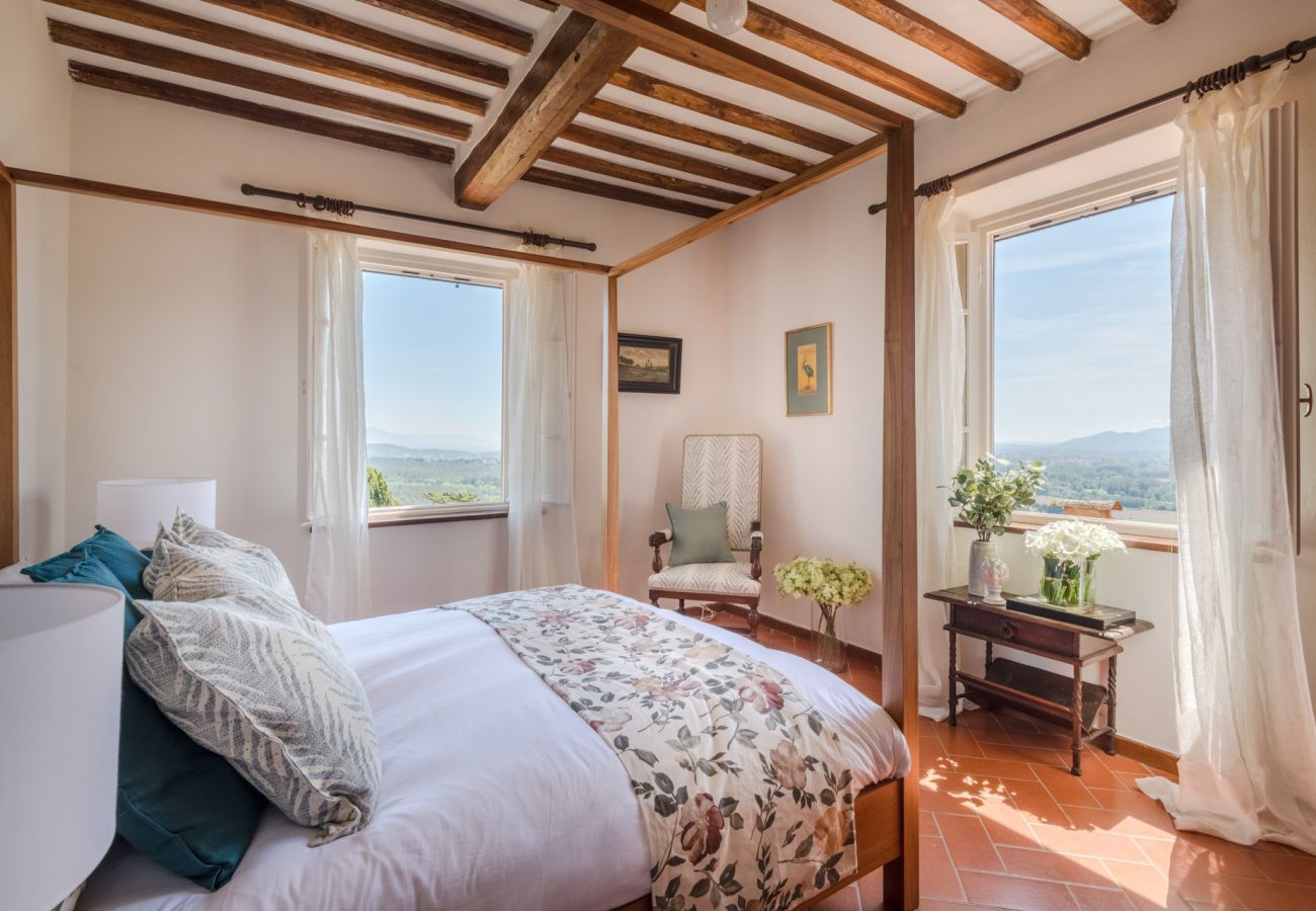 Villa a Lucca - Fairytale Farmhouse Villa with Views and Pool