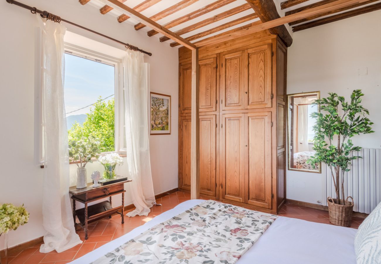 Villa a Lucca - Fairytale Farmhouse Villa with Views and Pool