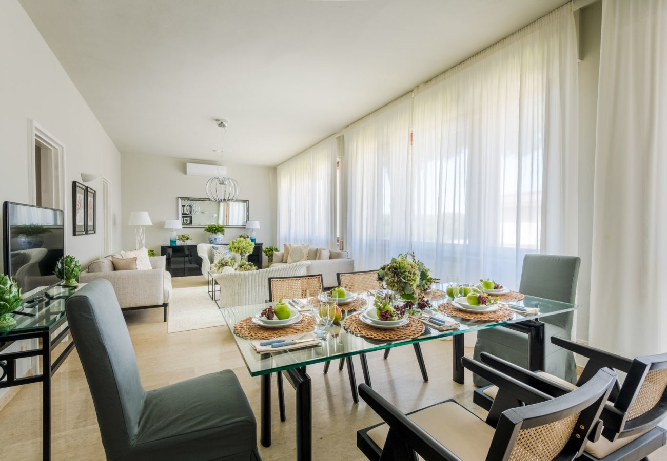 Appartamento a Lido di Camaiore - Experience  Beachfront Coastal Elegance at Ocean Breeze