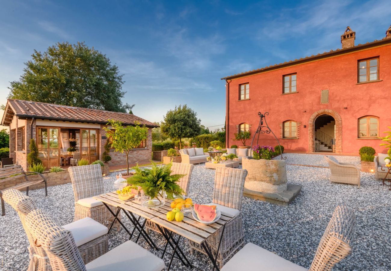 Villa a San Miniato - Villa San Miniato Corniano: Iconic 5 Bedrooms Farmhouse with Pool