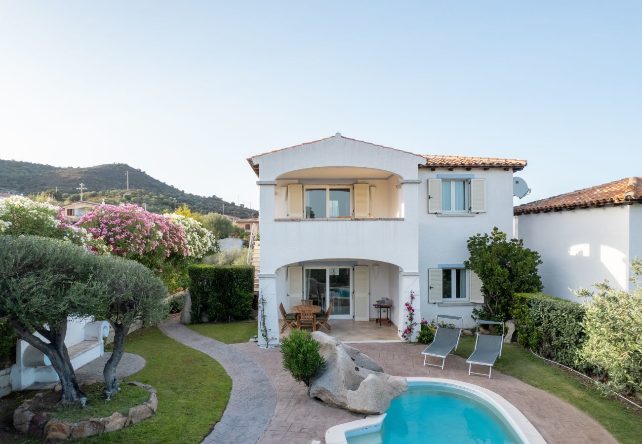 Villa a San Teodoro - Villa Olive - residenza con piscina privata a San Teodoro