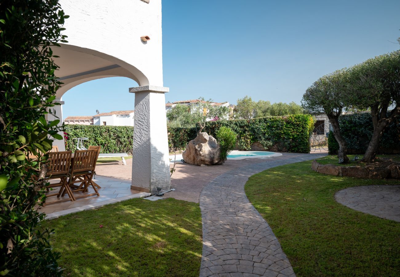 Villa a San Teodoro - Villa Olive - residenza con piscina privata a San Teodoro