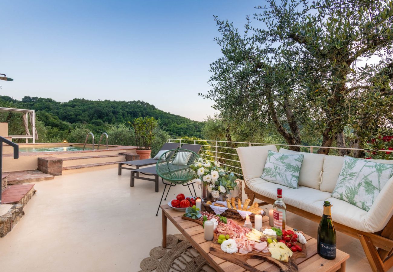 Villa a Monsummano Terme - Panoramic Farmhouse with Pool and Amazing Views