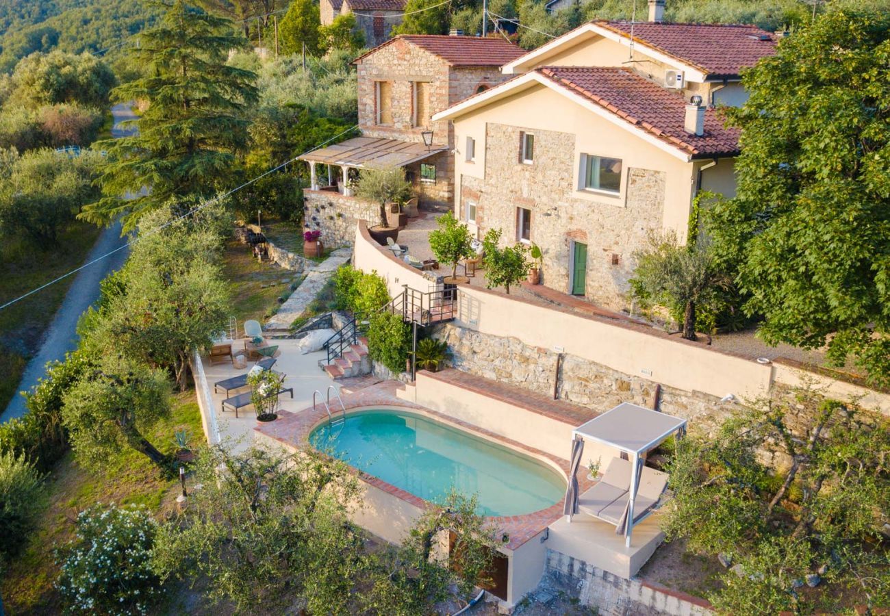 Villa a Monsummano Terme - Panoramic Farmhouse with Pool and Amazing Views