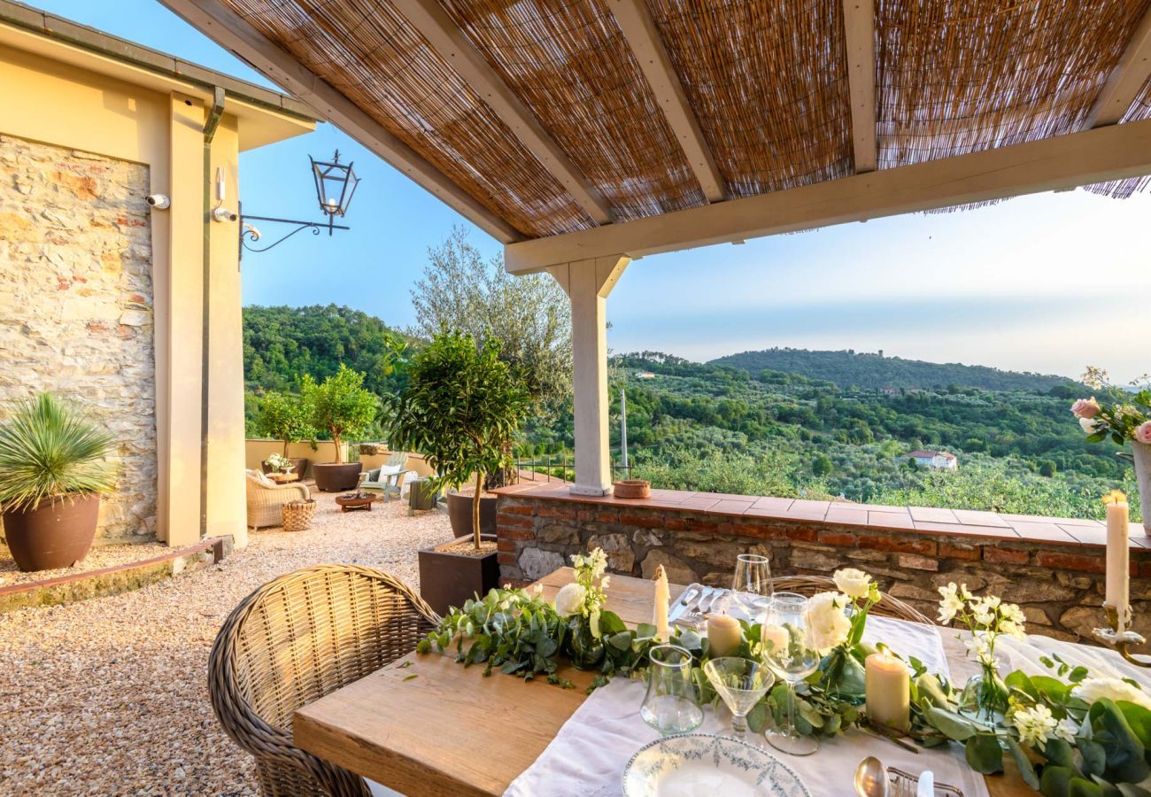 Villa a Monsummano Terme - Panoramic Farmhouse with Pool and Amazing Views