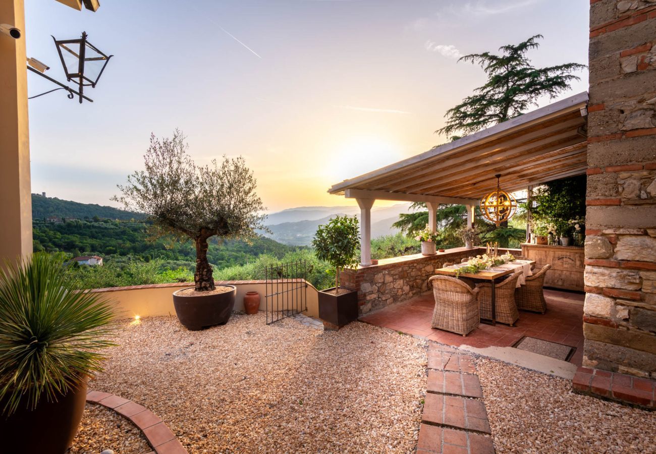 Villa a Monsummano Terme - Panoramic Farmhouse with Pool and Amazing Views