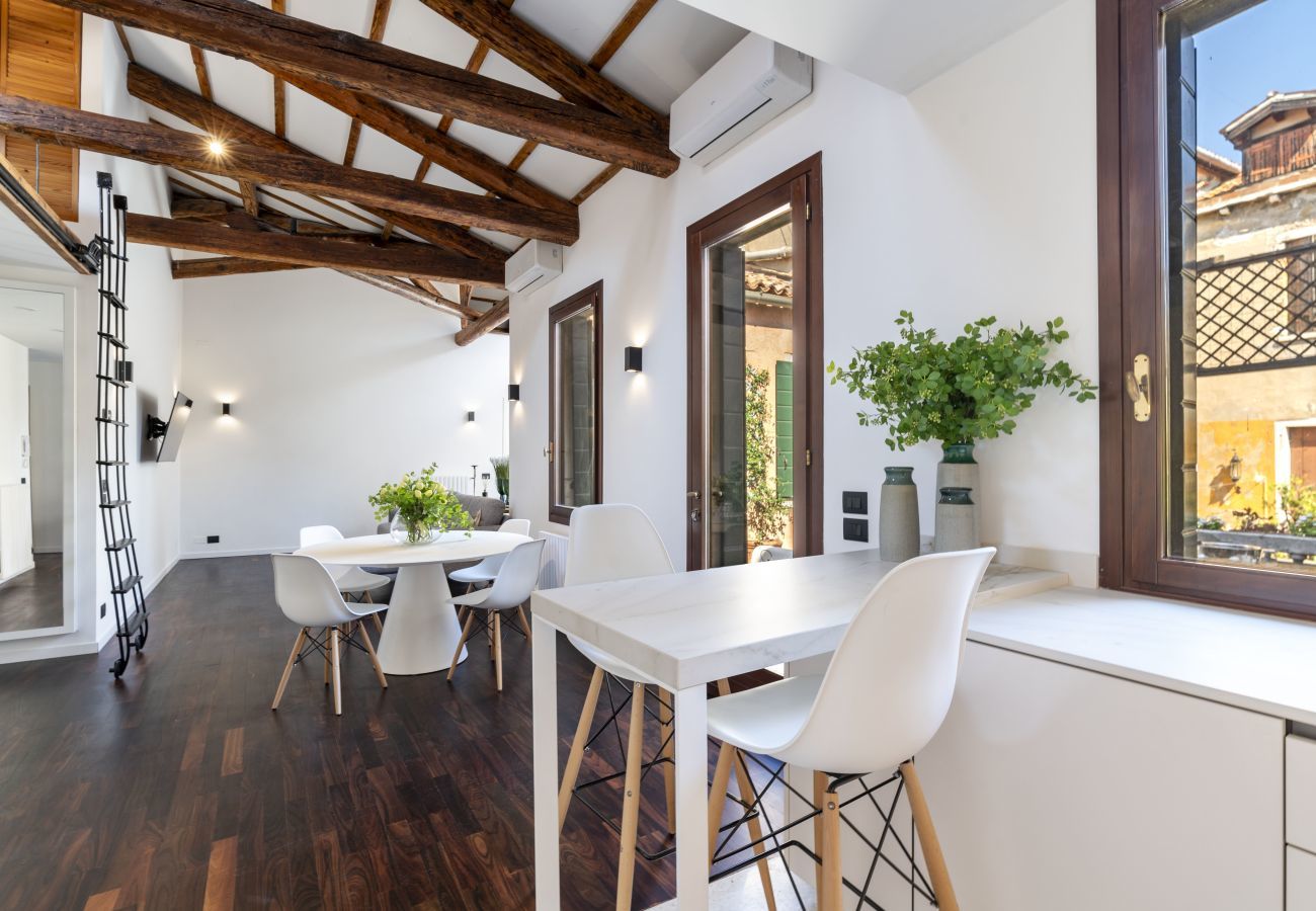 Appartamento a Venezia - San Barnaba Apartment with Terrace R&R 