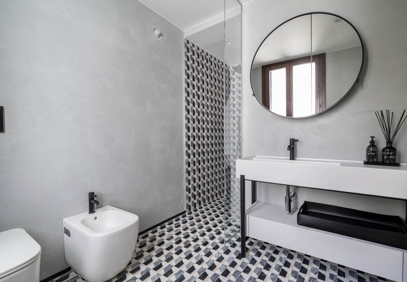 Appartamento a Venezia - San Barnaba Apartment with Terrace R&R 