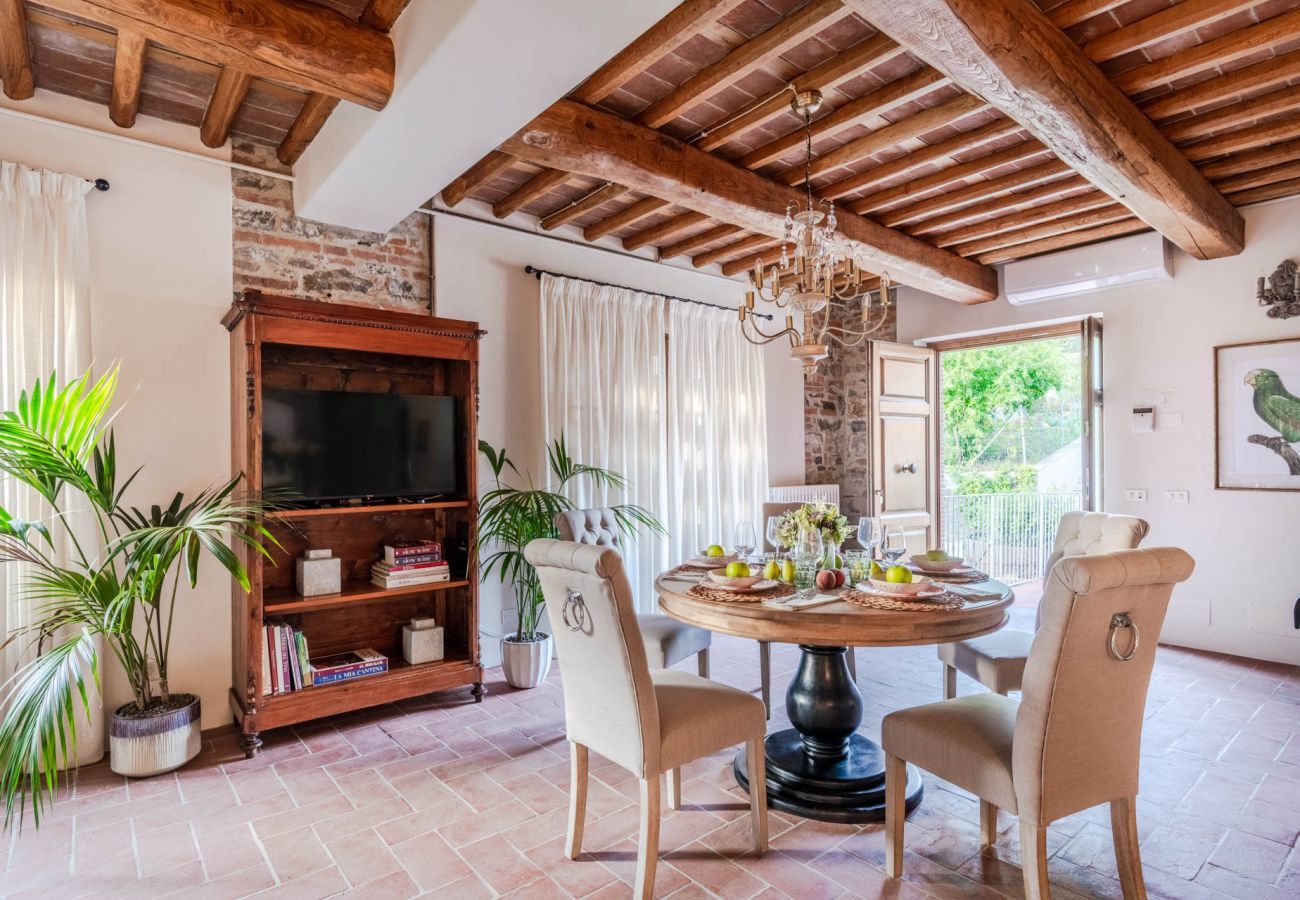 Villa a Lucca - Valle del Sole Winery Farmhouse with Private Pool