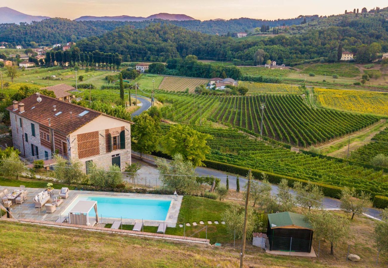 Villa a Lucca - Valle del Sole Winery Farmhouse with Private Pool