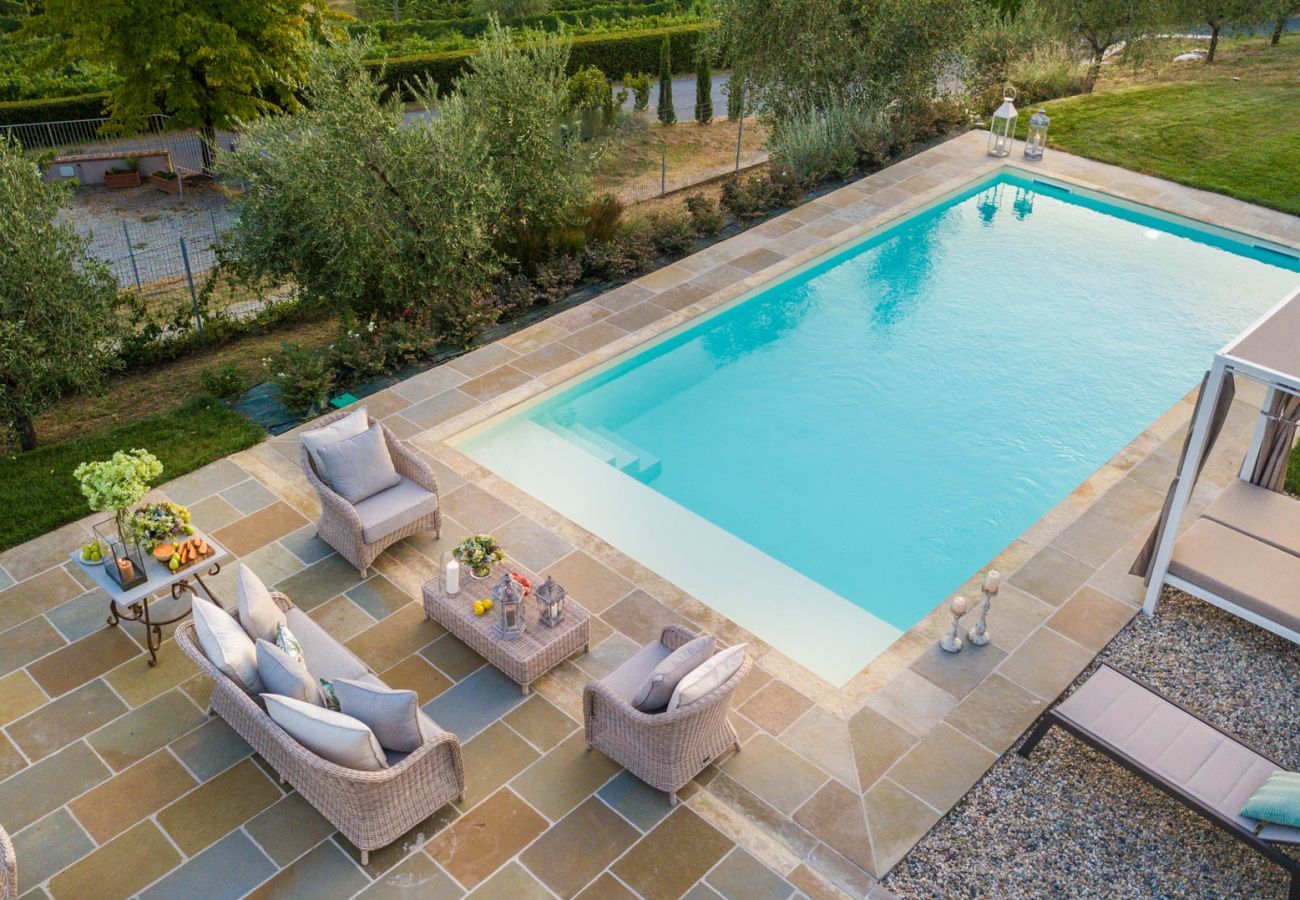 Villa a Lucca - Valle del Sole Winery Farmhouse with Private Pool