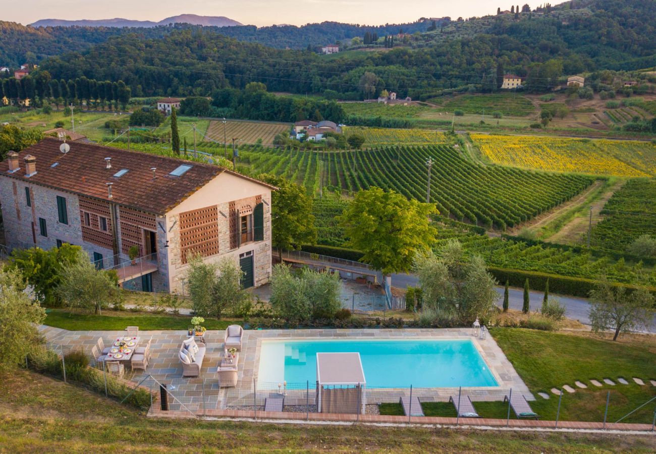 Villa a Lucca - Valle del Sole Winery Farmhouse with Private Pool